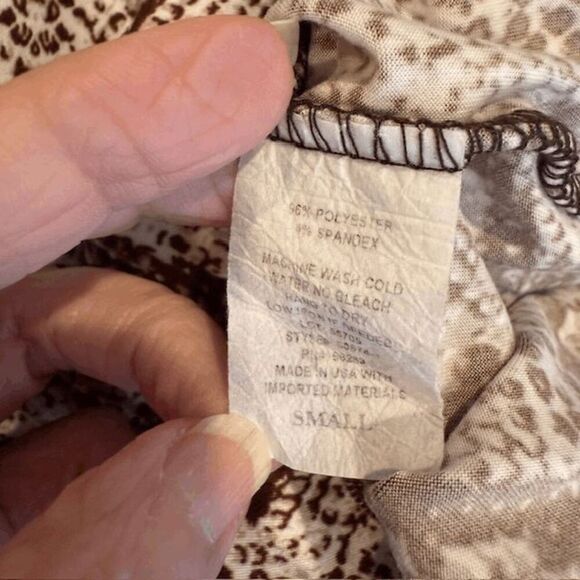 Olivia Rae Snakeskin Print Mock Neck stretch Blouse Brown White Size Small - Picture 6 of 10